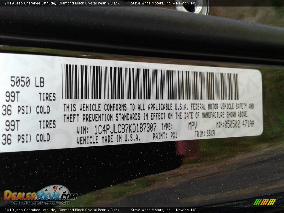 2019 Jeep Cherokee Latitude Diamond Black Crystal Pearl / Black Photo #26