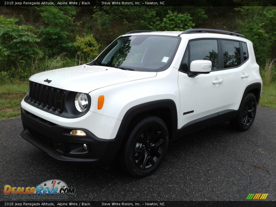 Front 3/4 View of 2018 Jeep Renegade Altitude Photo #2