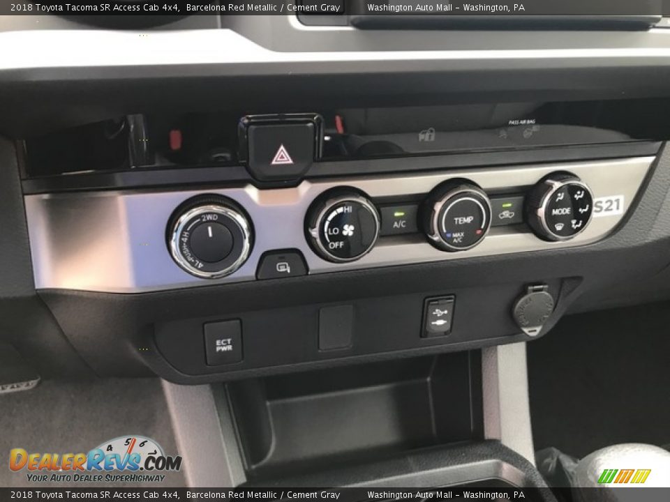 Controls of 2018 Toyota Tacoma SR Access Cab 4x4 Photo #13