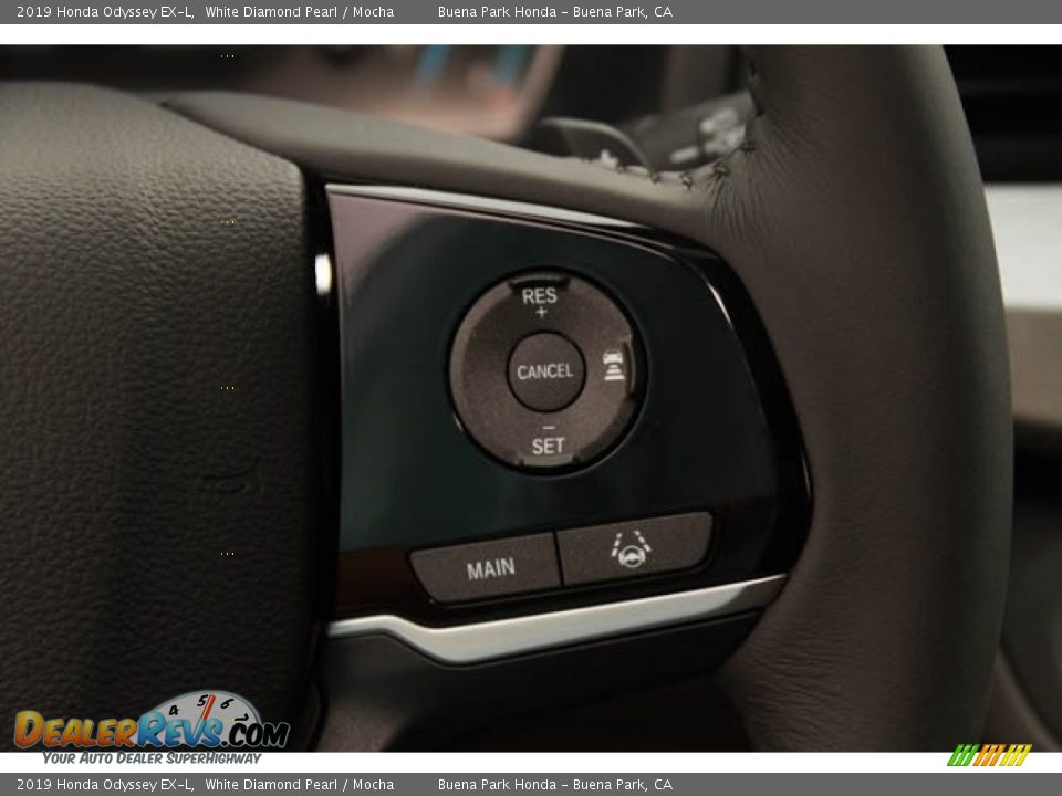 Controls of 2019 Honda Odyssey EX-L Photo #32