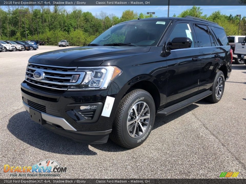 Front 3/4 View of 2018 Ford Expedition XLT 4x4 Photo #1