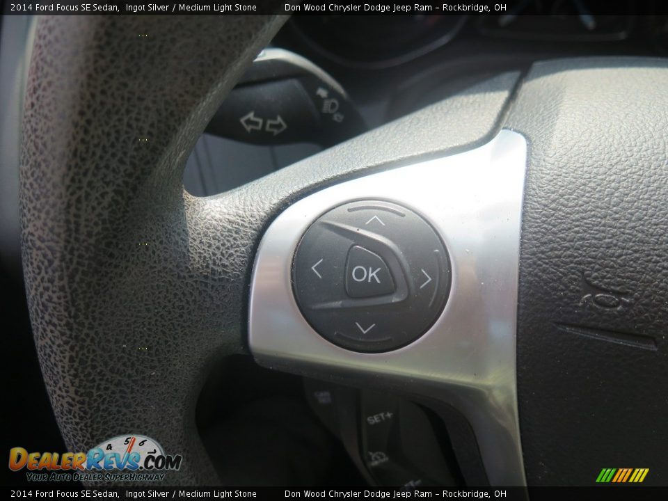 2014 Ford Focus SE Sedan Ingot Silver / Medium Light Stone Photo #34