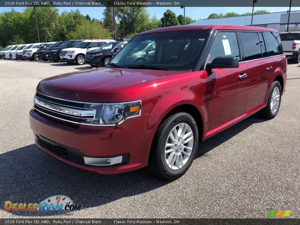 Front 3/4 View of 2018 Ford Flex SEL AWD Photo #1