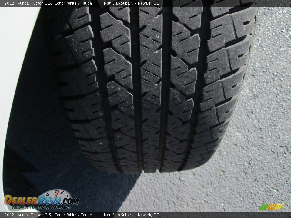 2012 Hyundai Tucson GLS Cotton White / Taupe Photo #23