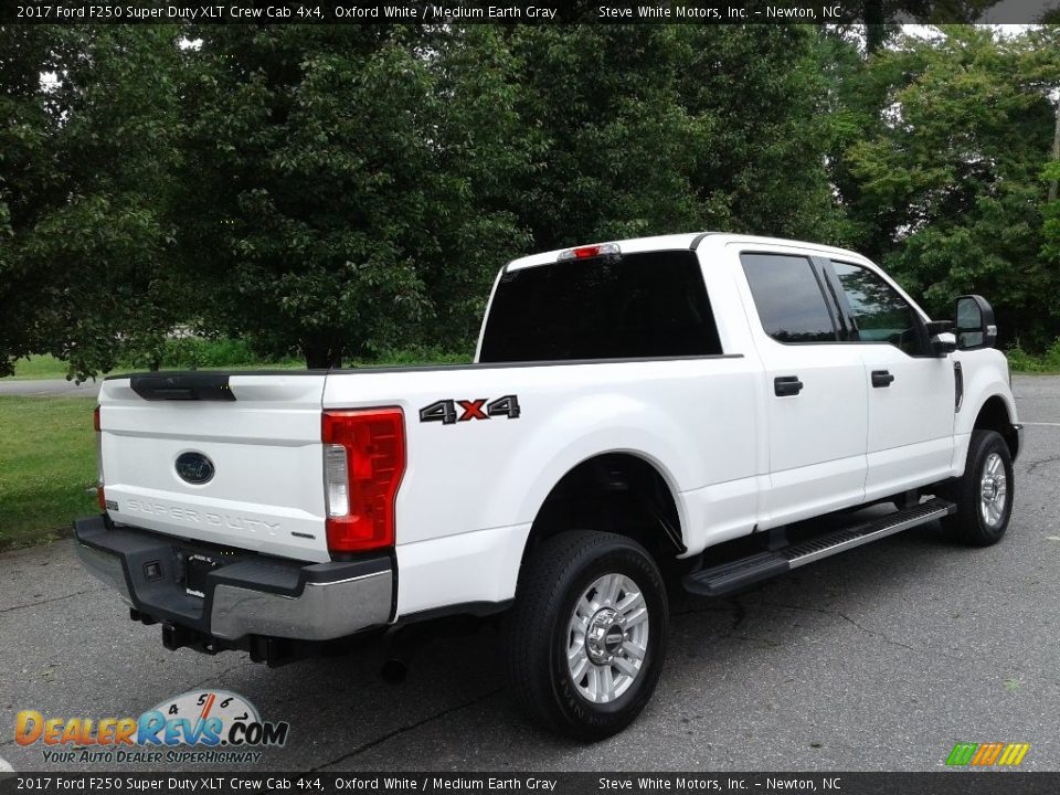 2017 Ford F250 Super Duty XLT Crew Cab 4x4 Oxford White / Medium Earth Gray Photo #6