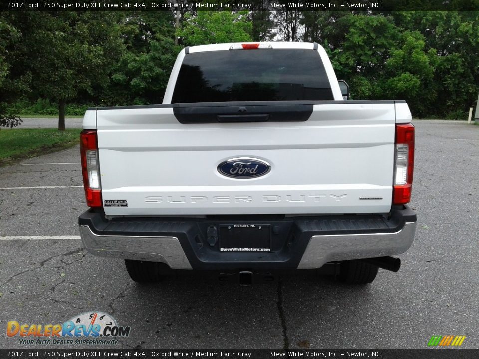 2017 Ford F250 Super Duty XLT Crew Cab 4x4 Oxford White / Medium Earth Gray Photo #7