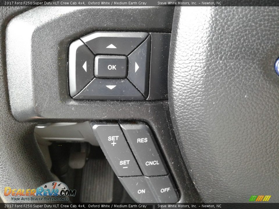 2017 Ford F250 Super Duty XLT Crew Cab 4x4 Oxford White / Medium Earth Gray Photo #15