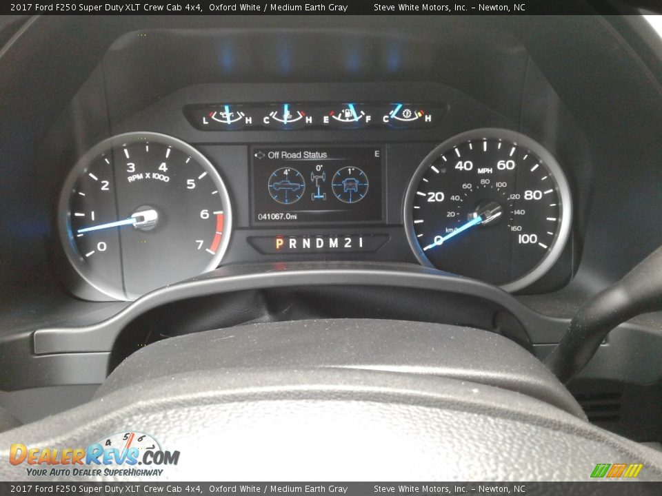 2017 Ford F250 Super Duty XLT Crew Cab 4x4 Oxford White / Medium Earth Gray Photo #17