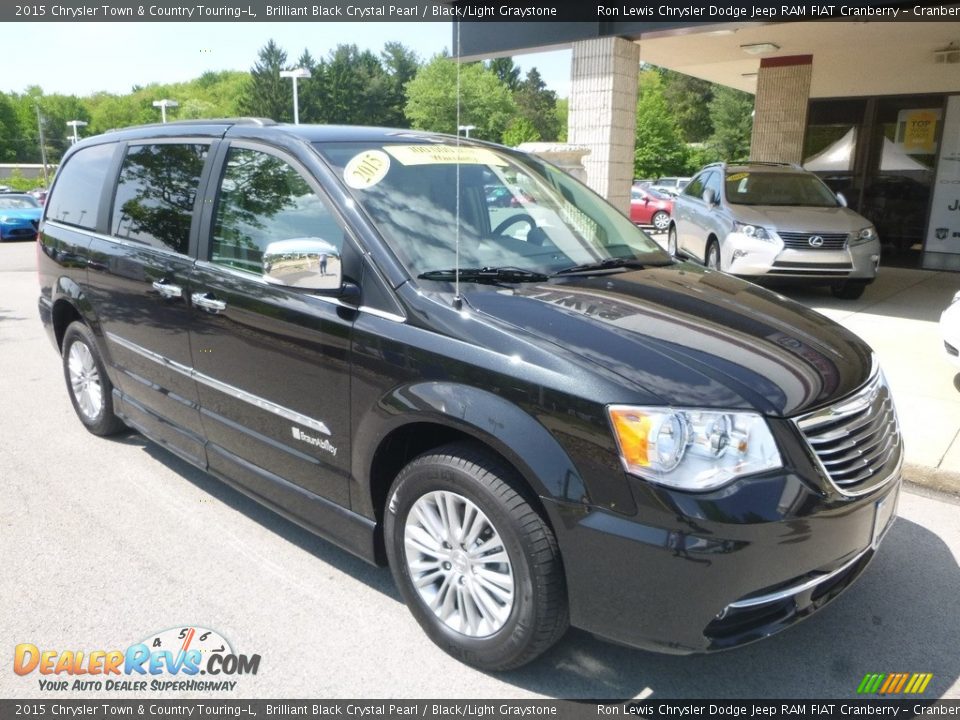 2015 Chrysler Town & Country Touring-L Brilliant Black Crystal Pearl / Black/Light Graystone Photo #3