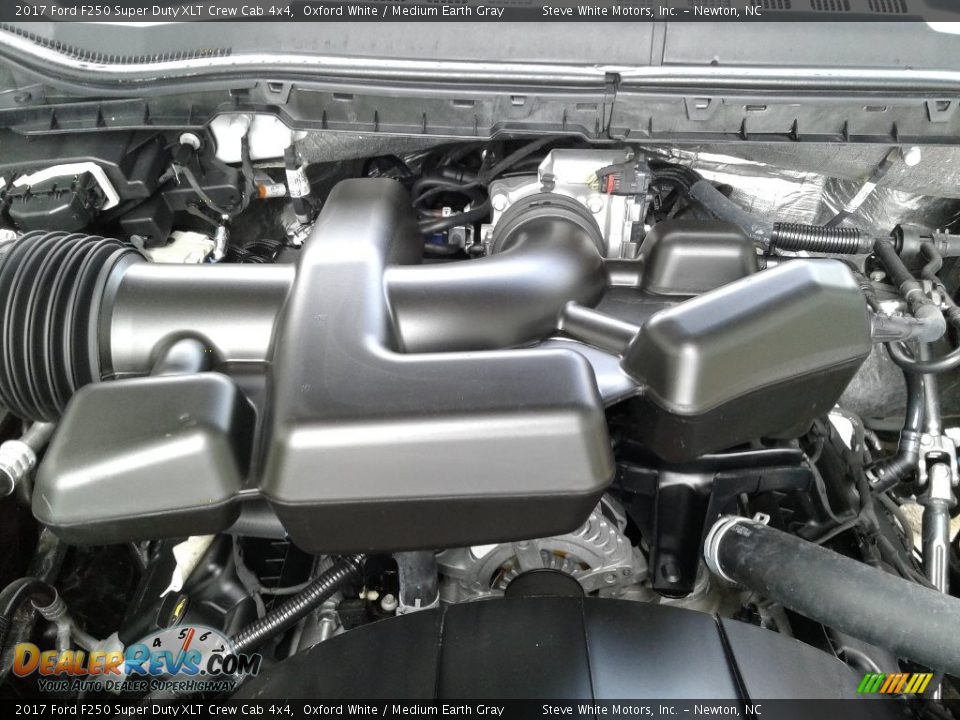 2017 Ford F250 Super Duty XLT Crew Cab 4x4 Oxford White / Medium Earth Gray Photo #28