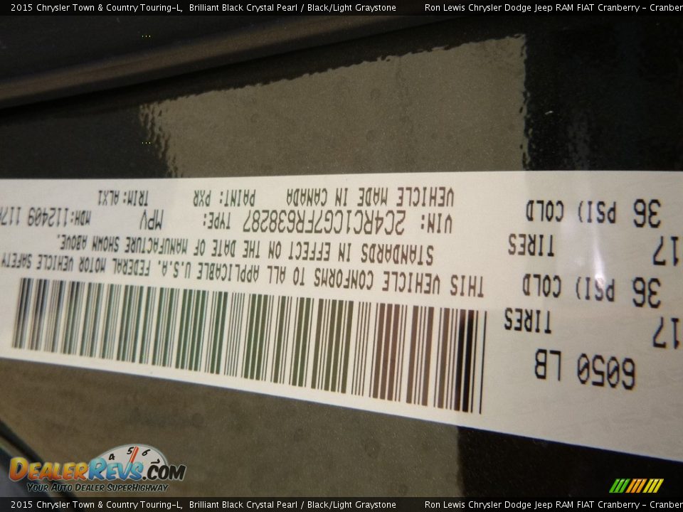 2015 Chrysler Town & Country Touring-L Brilliant Black Crystal Pearl / Black/Light Graystone Photo #17