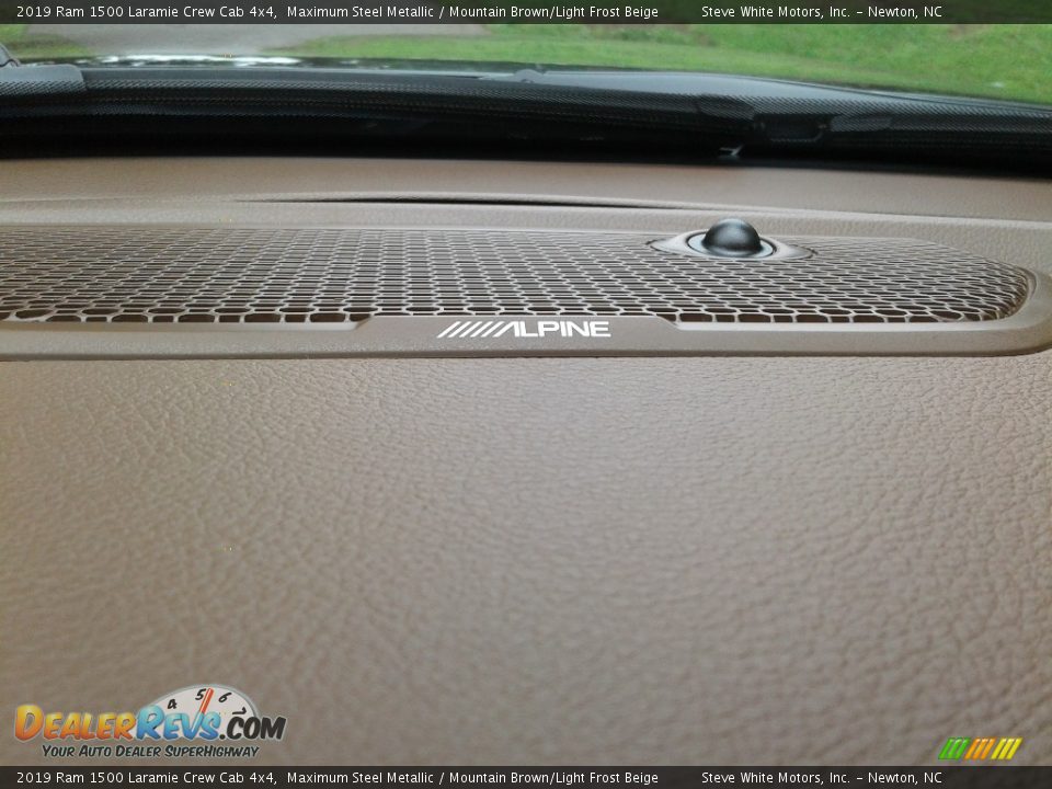 2019 Ram 1500 Laramie Crew Cab 4x4 Maximum Steel Metallic / Mountain Brown/Light Frost Beige Photo #36