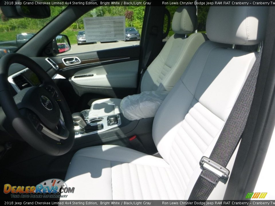 2018 Jeep Grand Cherokee Limited 4x4 Sterling Edition Bright White / Black/Light Gray Photo #15