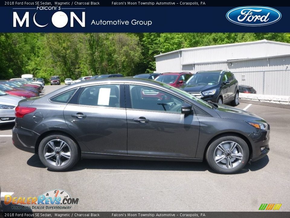 2018 Ford Focus SE Sedan Magnetic / Charcoal Black Photo #1