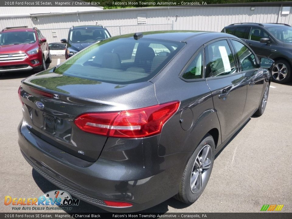 2018 Ford Focus SE Sedan Magnetic / Charcoal Black Photo #2