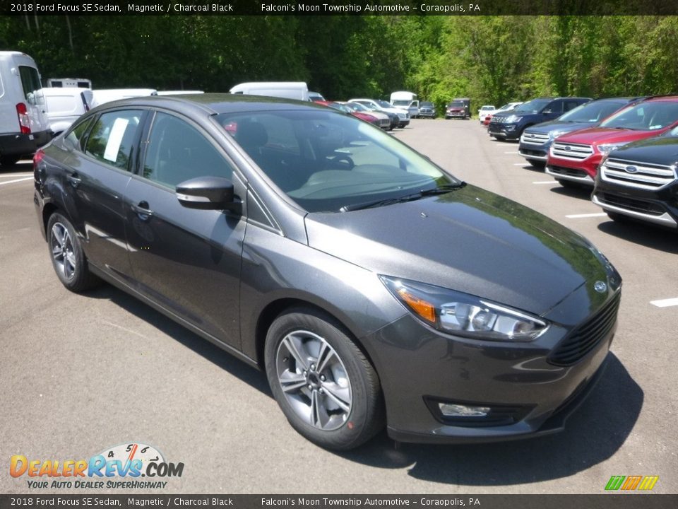 2018 Ford Focus SE Sedan Magnetic / Charcoal Black Photo #3