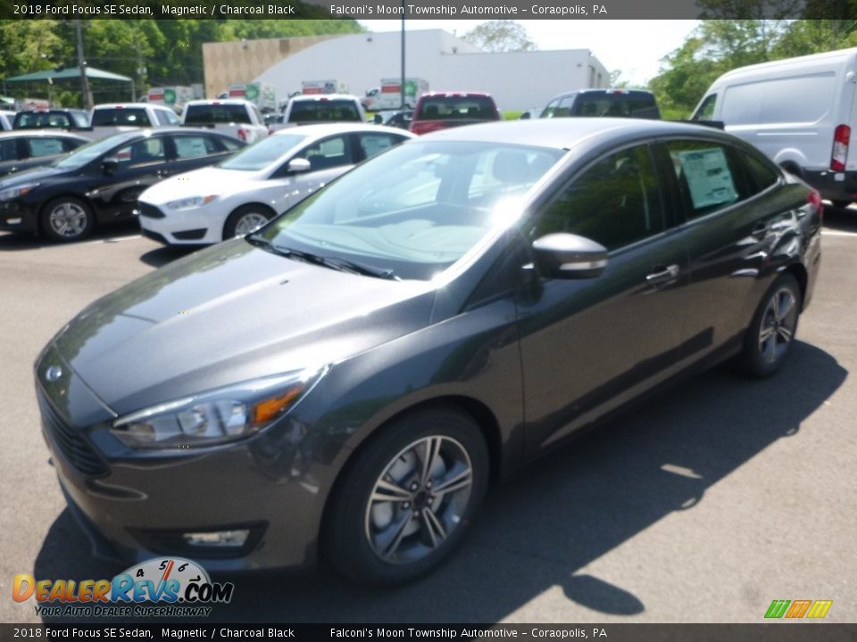 2018 Ford Focus SE Sedan Magnetic / Charcoal Black Photo #5