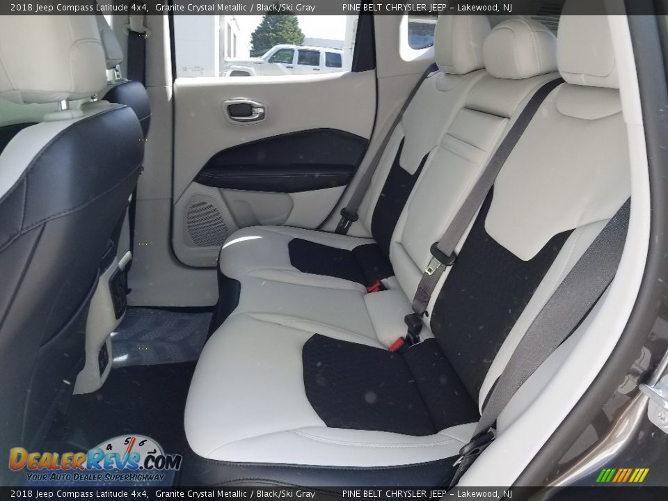 2018 Jeep Compass Latitude 4x4 Granite Crystal Metallic / Black/Ski Gray Photo #3
