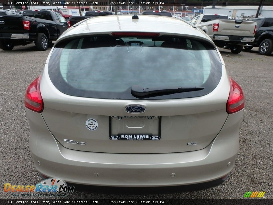 2018 Ford Focus SEL Hatch White Gold / Charcoal Black Photo #4