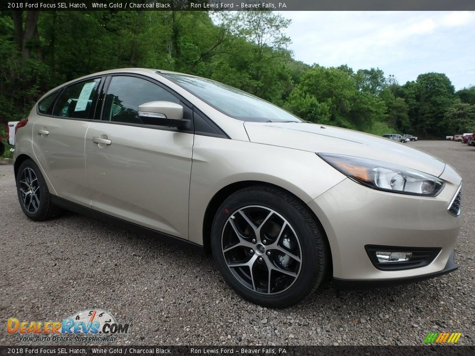 2018 Ford Focus SEL Hatch White Gold / Charcoal Black Photo #10