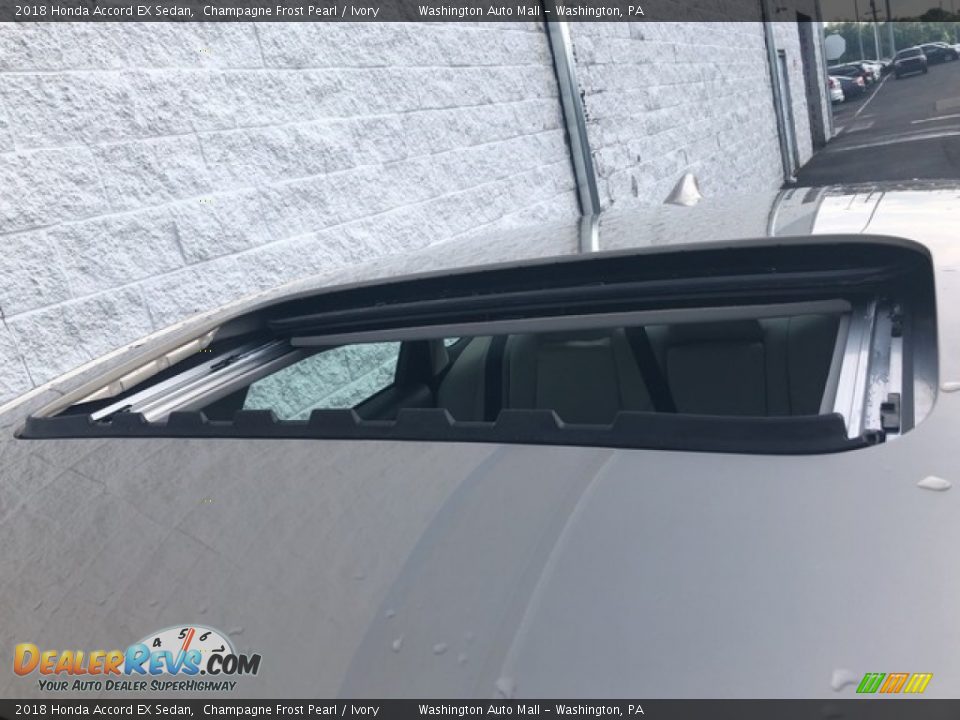 2018 Honda Accord EX Sedan Champagne Frost Pearl / Ivory Photo #9