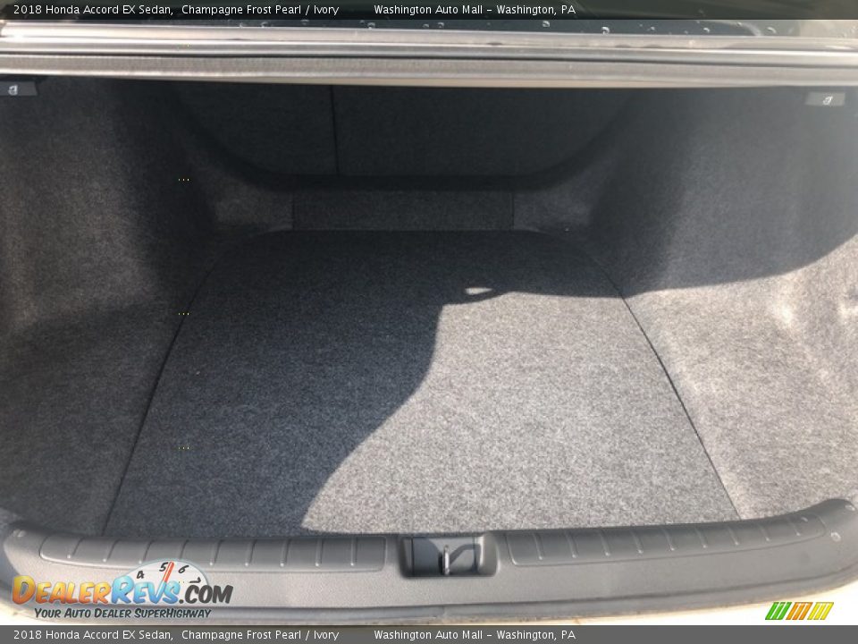 2018 Honda Accord EX Sedan Champagne Frost Pearl / Ivory Photo #25