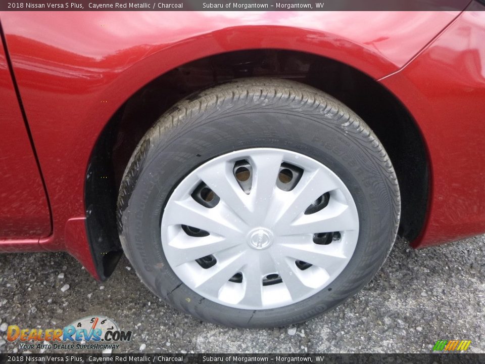 2018 Nissan Versa S Plus Cayenne Red Metallic / Charcoal Photo #2