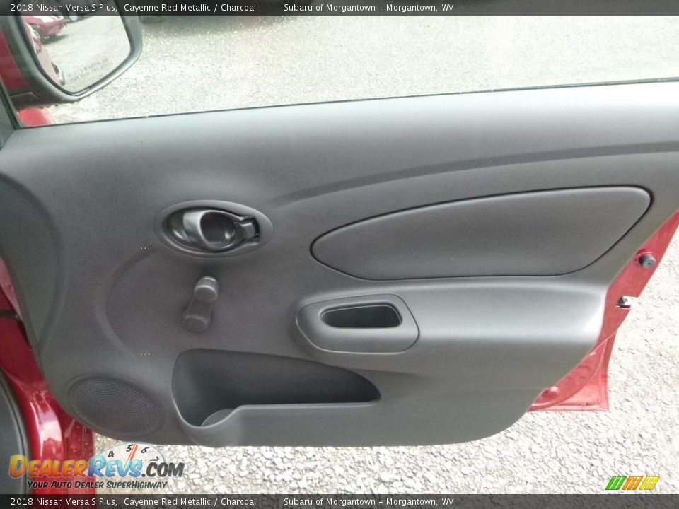 2018 Nissan Versa S Plus Cayenne Red Metallic / Charcoal Photo #10
