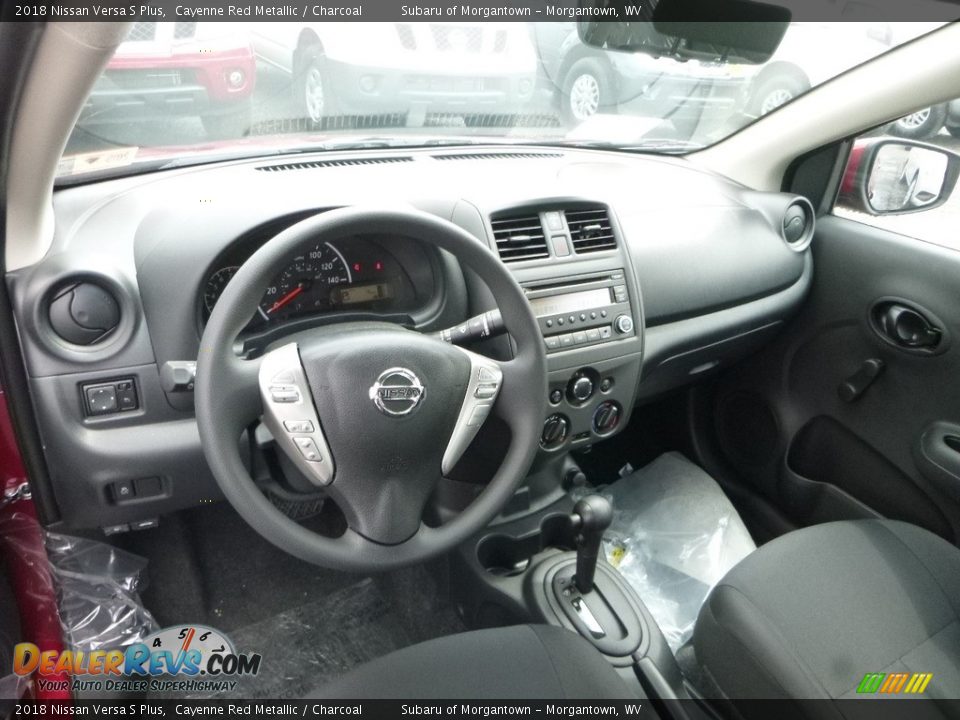 2018 Nissan Versa S Plus Cayenne Red Metallic / Charcoal Photo #13