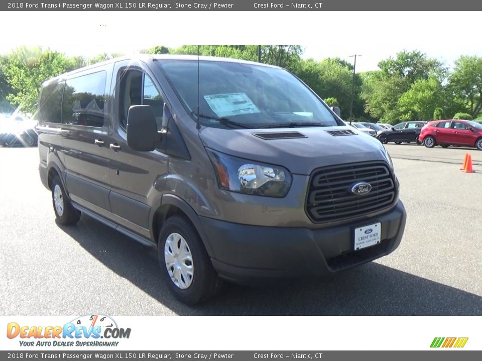 Front 3/4 View of 2018 Ford Transit Passenger Wagon XL 150 LR Regular Photo #1