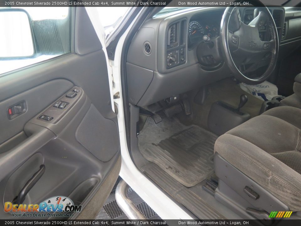 2005 Chevrolet Silverado 2500HD LS Extended Cab 4x4 Summit White / Dark Charcoal Photo #29