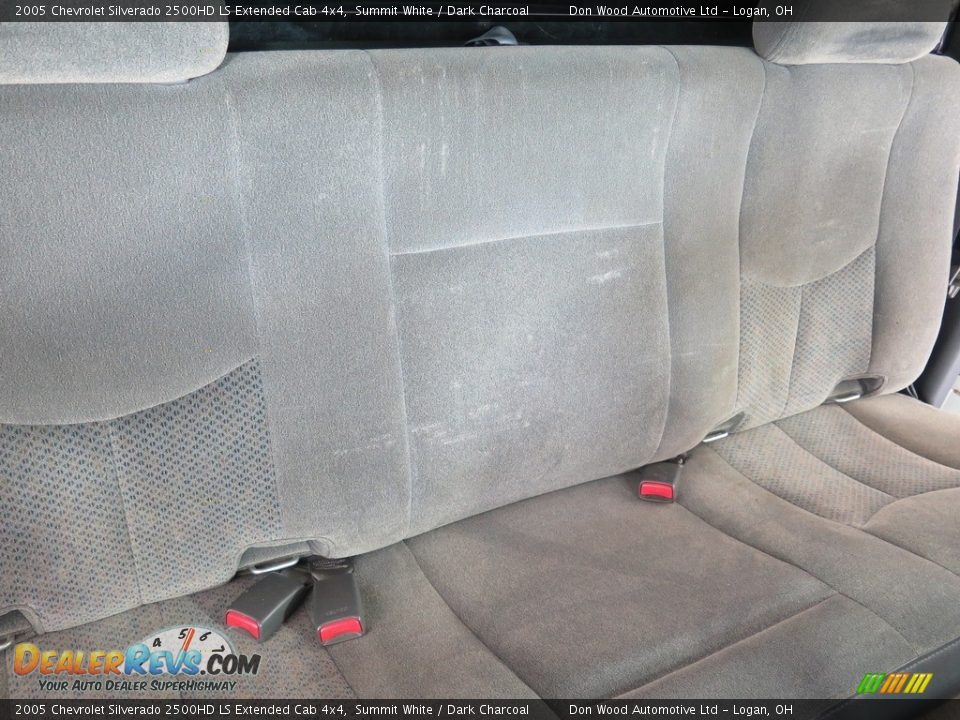 2005 Chevrolet Silverado 2500HD LS Extended Cab 4x4 Summit White / Dark Charcoal Photo #32