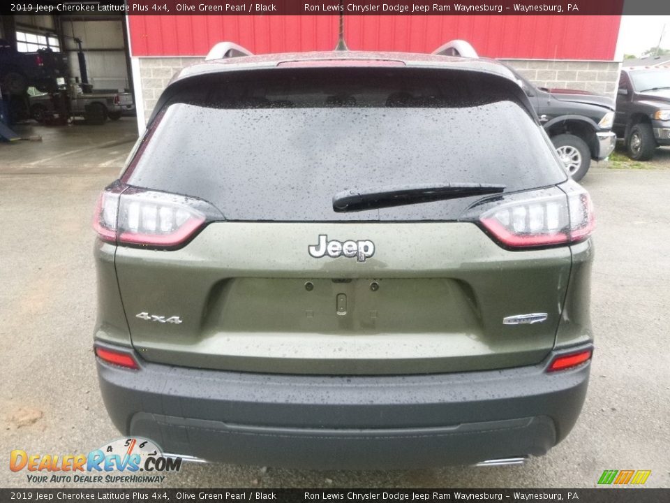 2019 Jeep Cherokee Latitude Plus 4x4 Olive Green Pearl / Black Photo #4