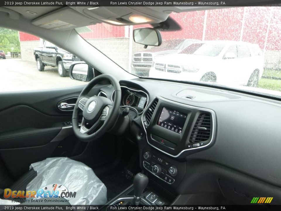 2019 Jeep Cherokee Latitude Plus Bright White / Black Photo #11