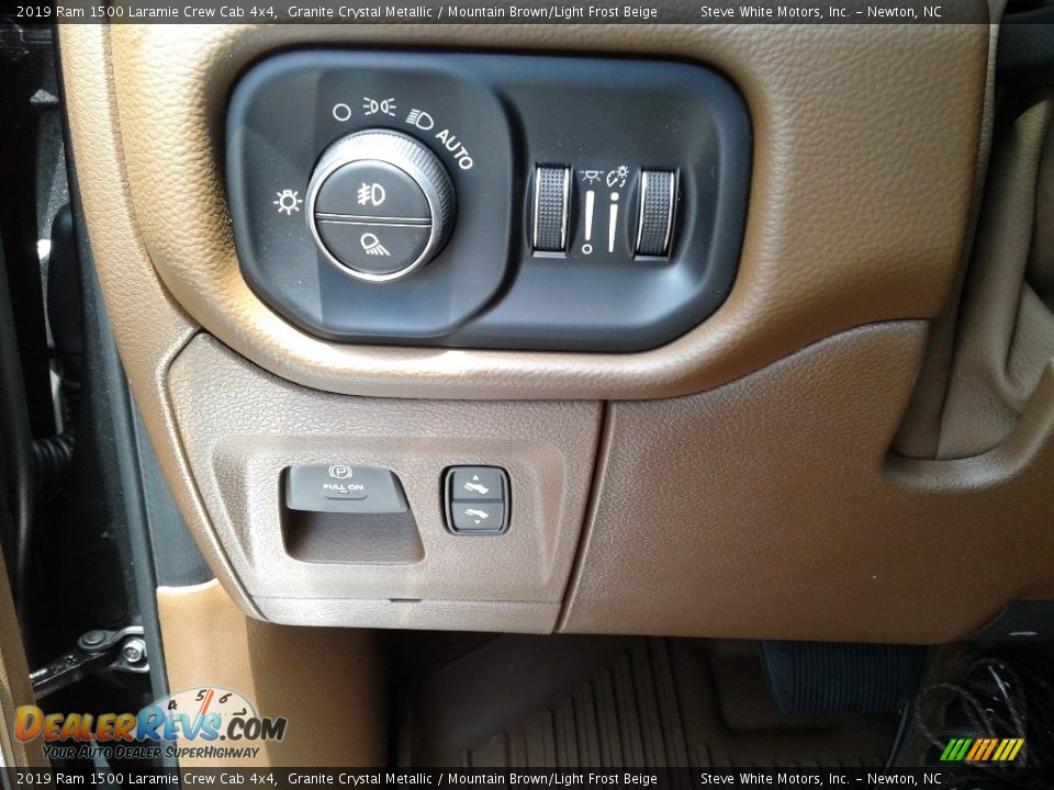 Controls of 2019 Ram 1500 Laramie Crew Cab 4x4 Photo #19