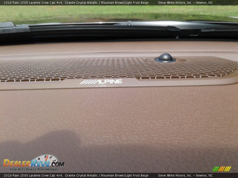 2019 Ram 1500 Laramie Crew Cab 4x4 Granite Crystal Metallic / Mountain Brown/Light Frost Beige Photo #34
