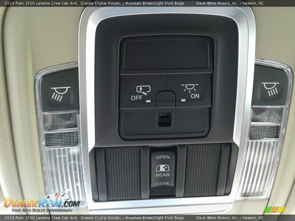 2019 Ram 1500 Laramie Crew Cab 4x4 Granite Crystal Metallic / Mountain Brown/Light Frost Beige Photo #36