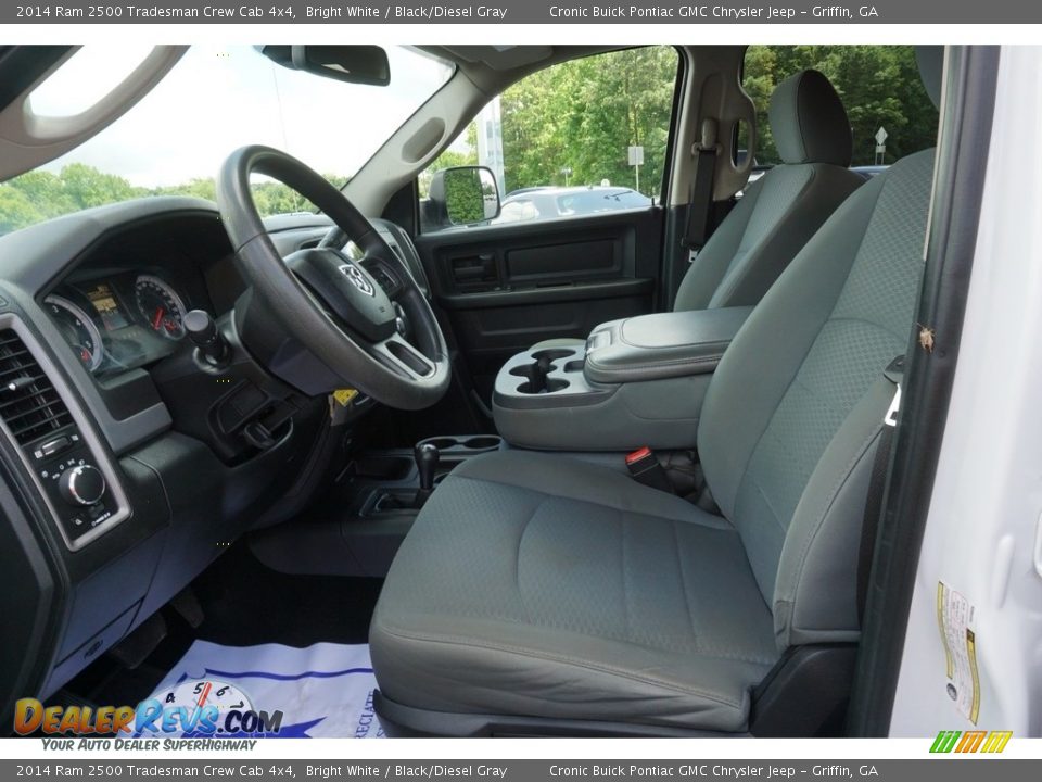 2014 Ram 2500 Tradesman Crew Cab 4x4 Bright White / Black/Diesel Gray Photo #4
