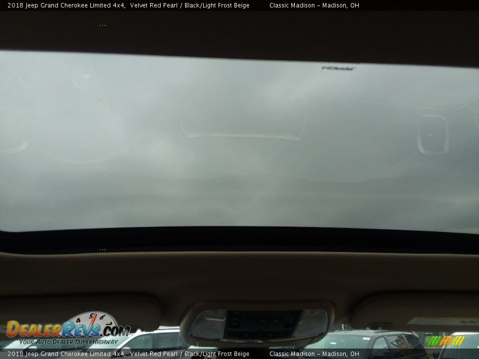 2018 Jeep Grand Cherokee Limited 4x4 Velvet Red Pearl / Black/Light Frost Beige Photo #11