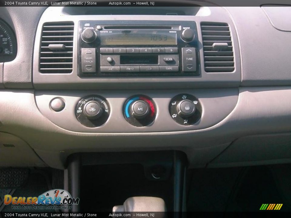 2004 Toyota Camry XLE Lunar Mist Metallic / Stone Photo #4