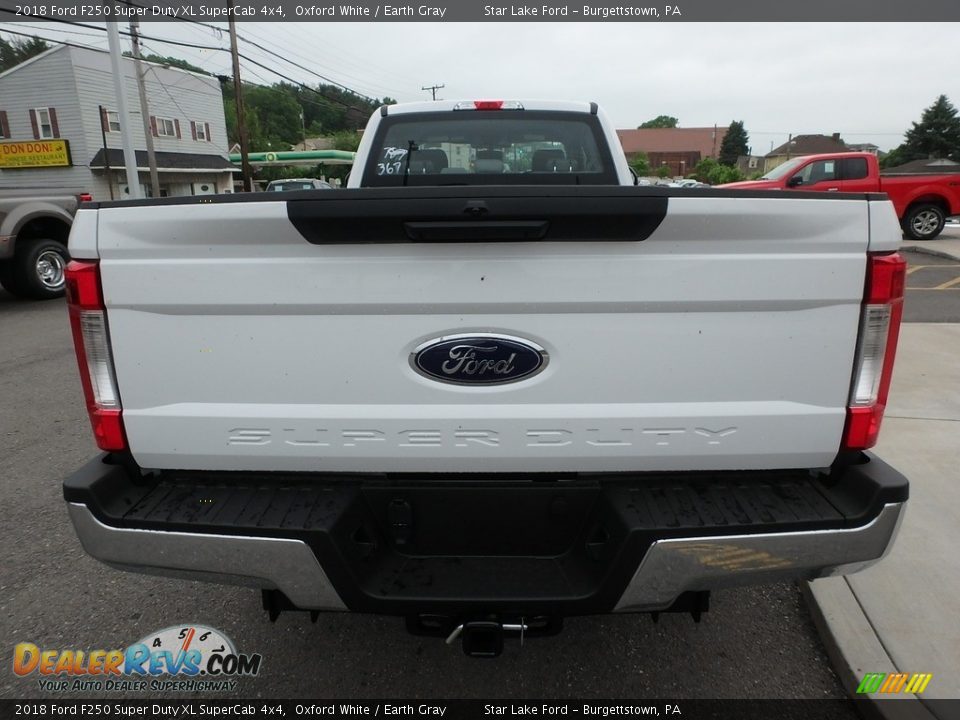 2018 Ford F250 Super Duty XL SuperCab 4x4 Oxford White / Earth Gray Photo #6