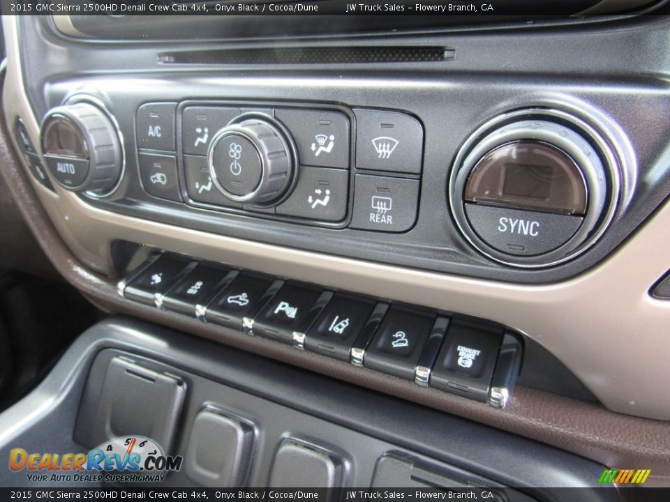 2015 GMC Sierra 2500HD Denali Crew Cab 4x4 Onyx Black / Cocoa/Dune Photo #16