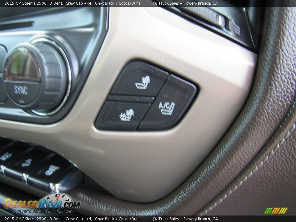 2015 GMC Sierra 2500HD Denali Crew Cab 4x4 Onyx Black / Cocoa/Dune Photo #17