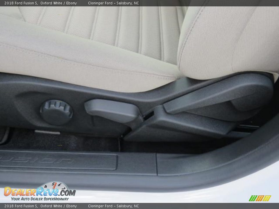 2018 Ford Fusion S Oxford White / Ebony Photo #8