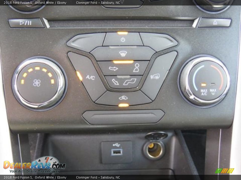 2018 Ford Fusion S Oxford White / Ebony Photo #13