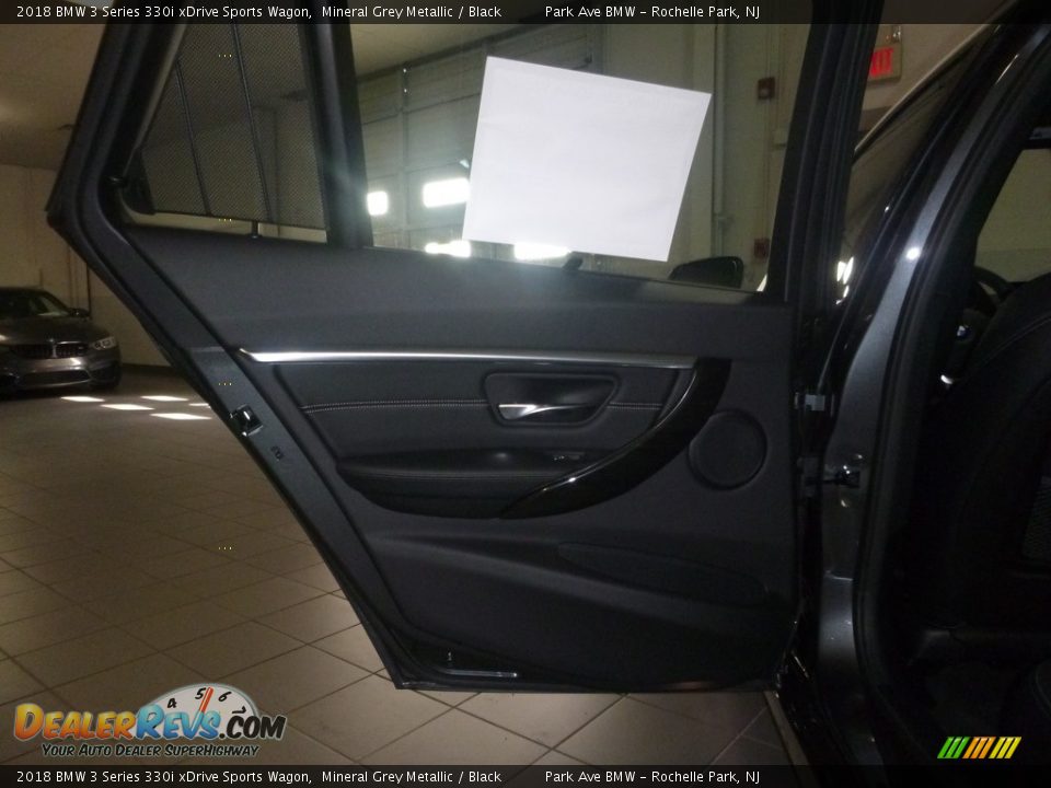 2018 BMW 3 Series 330i xDrive Sports Wagon Mineral Grey Metallic / Black Photo #12