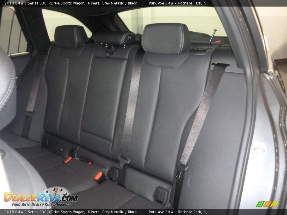 2018 BMW 3 Series 330i xDrive Sports Wagon Mineral Grey Metallic / Black Photo #13