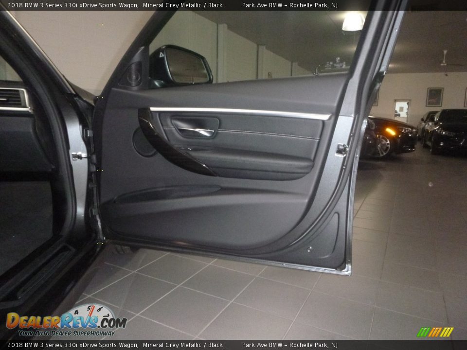 2018 BMW 3 Series 330i xDrive Sports Wagon Mineral Grey Metallic / Black Photo #15