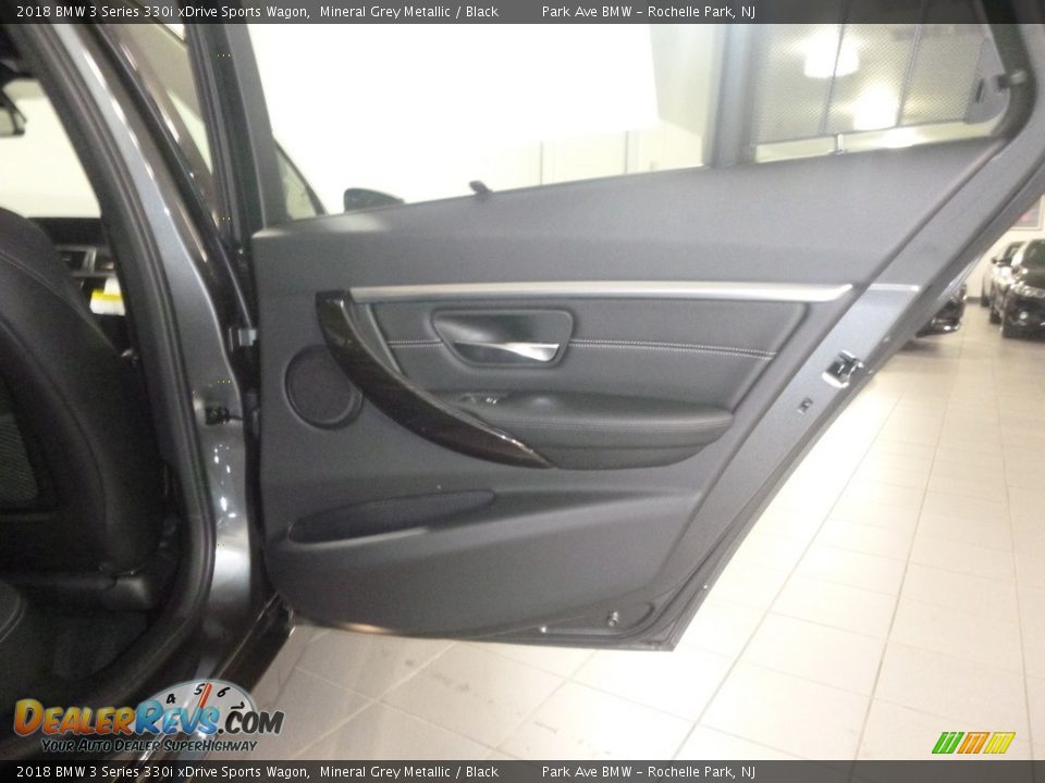 2018 BMW 3 Series 330i xDrive Sports Wagon Mineral Grey Metallic / Black Photo #18