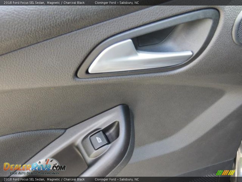 2018 Ford Focus SEL Sedan Magnetic / Charcoal Black Photo #6